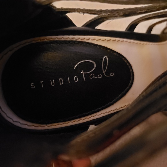 Black size 9 Studio Paolo Gladiator Sandals. - Picture 4 of 7